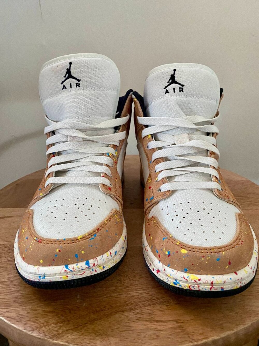Nike Men's 8 Women’s 9.5 Air Jordan 1 Mid SE Brushstroke Paint Splatter Sneakers